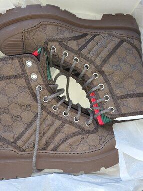 Gucci | Shoes | Gucci Mens Calfskin Leather Side Zip Boot  display picture 1